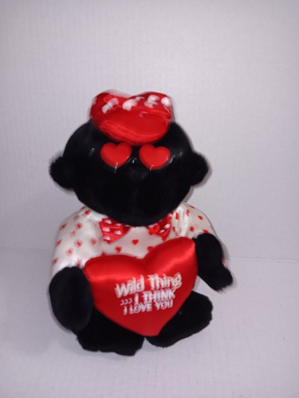 HEARTS GORILLA SINGING WILD THING SONG STUFFED ANIMAL - Picture 6 of 8